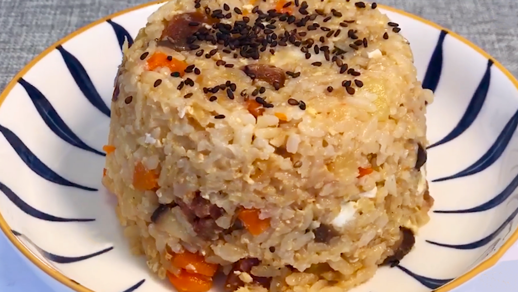 【雞蛋香菇燜飯】做法步驟圖 孩子也不挑食了 天冷就愛這樣吃-起舞食譜網