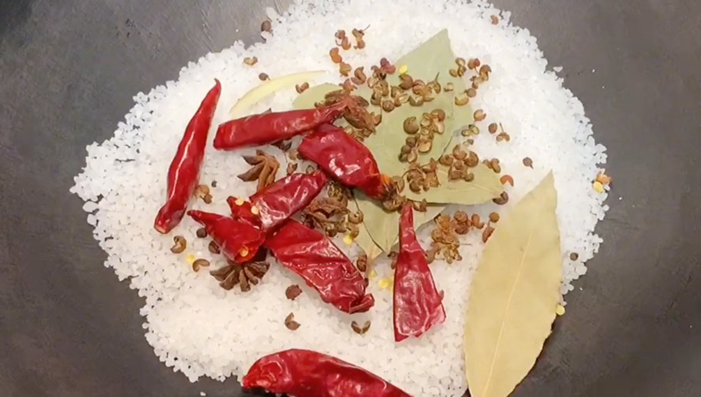 图片[3]-【盐焗大虾】做法步骤图 比饭店还要好吃 新手一看就会-起舞食谱网