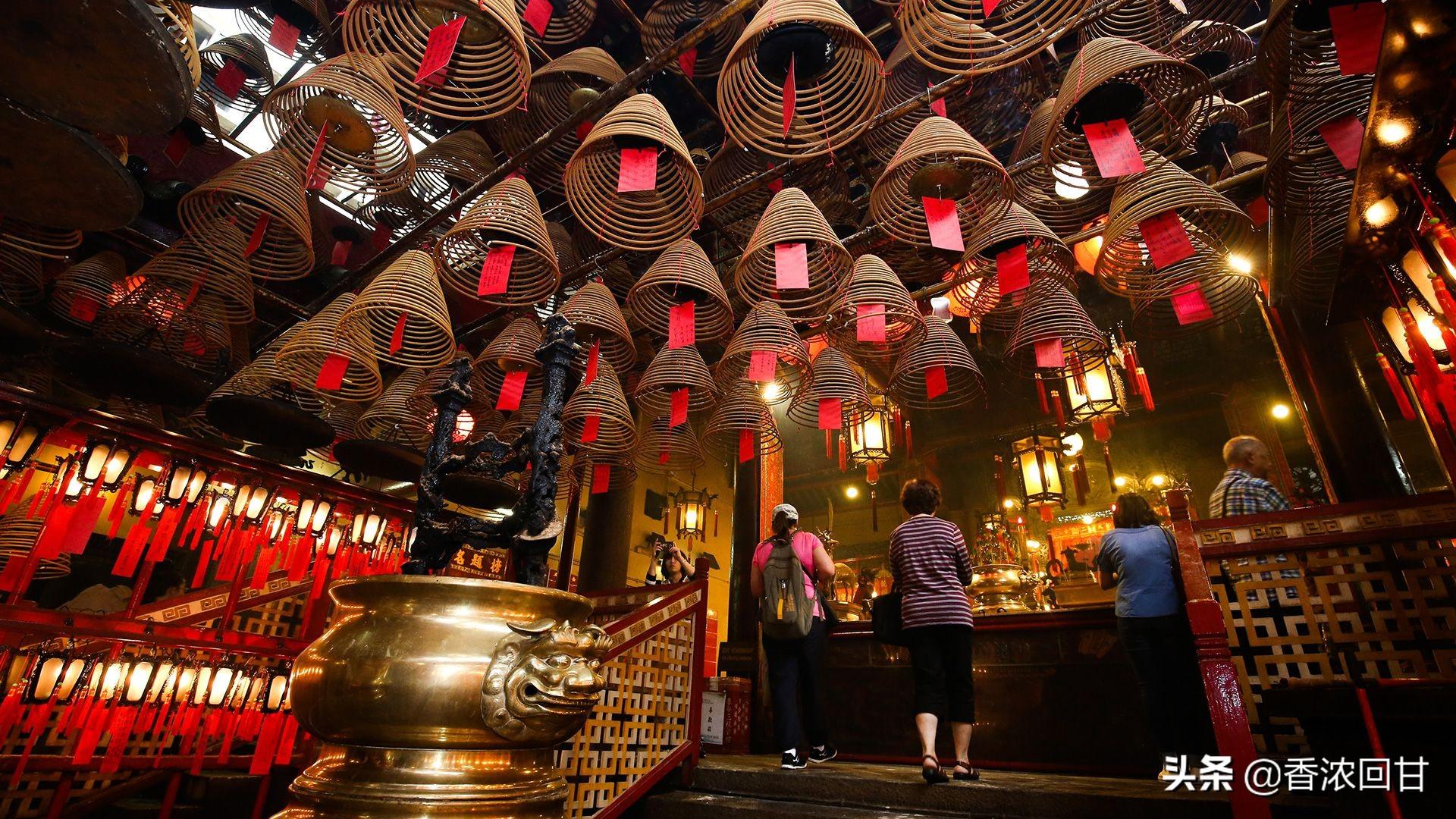 文武庙是香港开埠初期兴建的庙宇,供奉文帝和武帝.