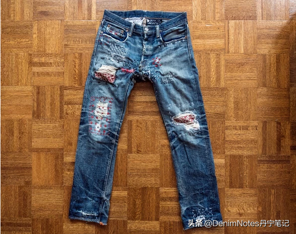 补裤子破洞的方法，怎样修补裂开的裤子缝（简单的针线活就能让破烂的牛仔裤焕然一新）
