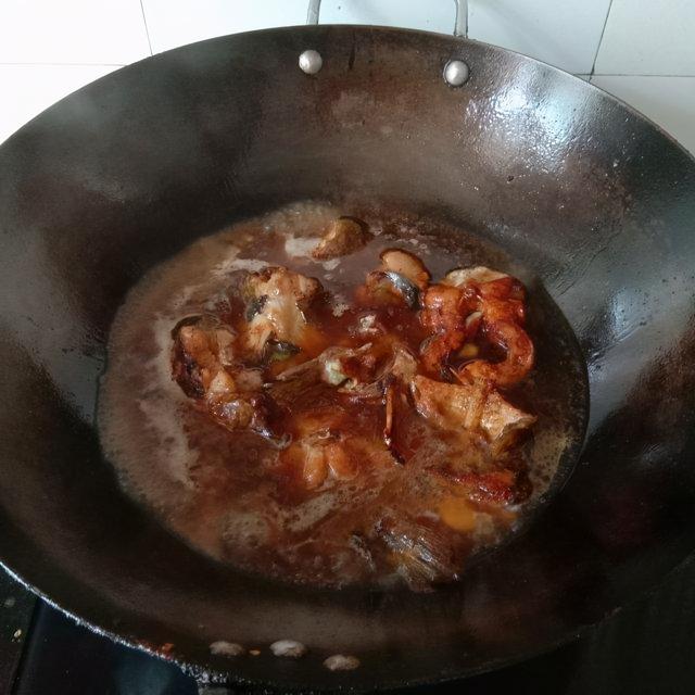 红烧鲶鱼的做法，红烧鲶鱼怎么做（红烧鲶鱼，肉质鲜嫩，鲜香入味）