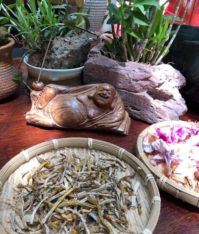 不锈钢盆可以放烤箱吗，烤箱里可以放不锈钢盆吗（10种花最养人）