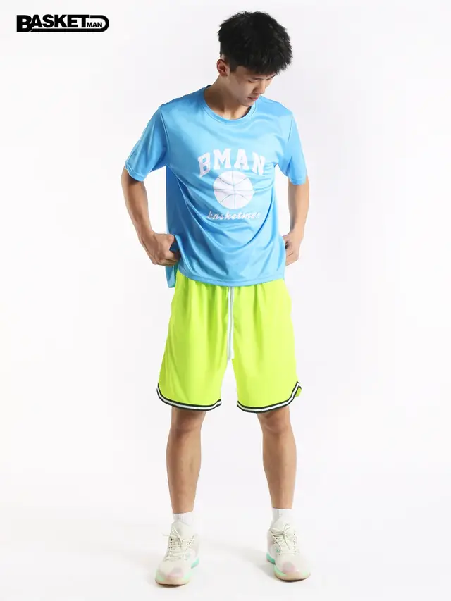 xs适合身高体重多少，xs适合什么体重（适合夏天穿的篮球短裤）