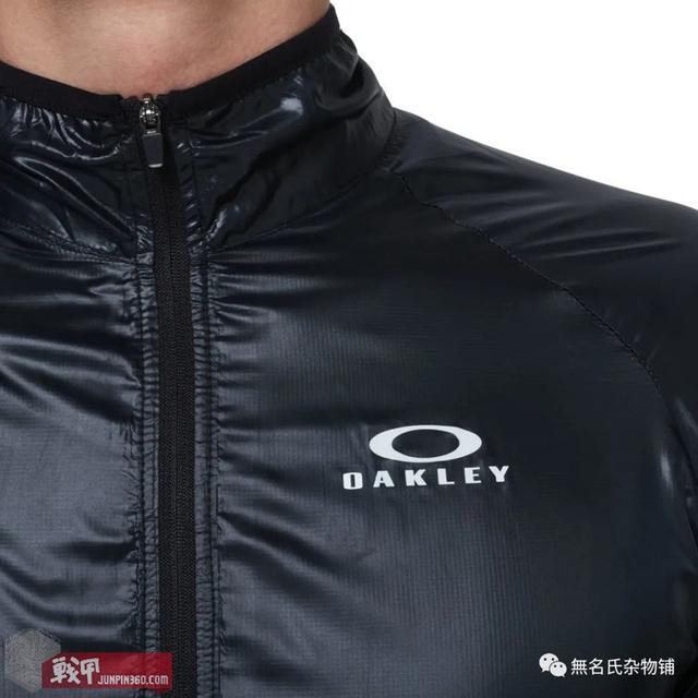 欧克利眼镜是什么档次，<套钱圈>品牌的发展历史