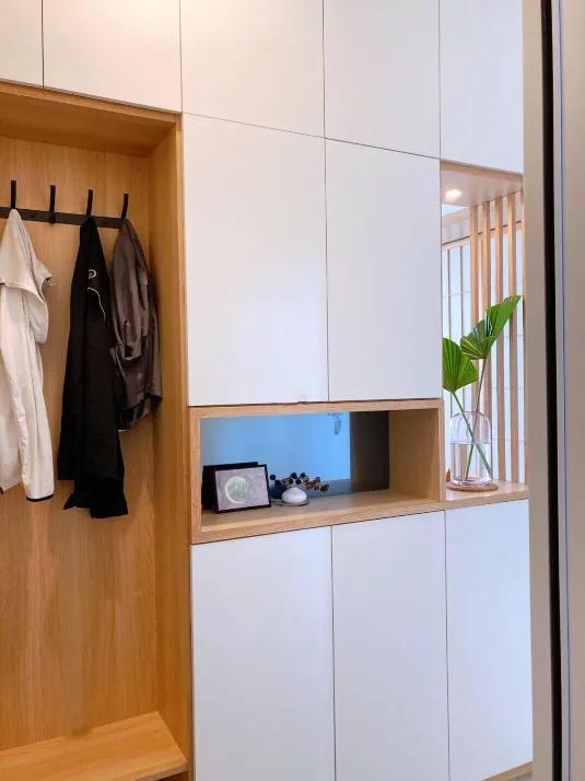 换鞋凳选购的技巧有哪些，换鞋凳买哪种好（衣柜+鞋柜一体设计正流行）