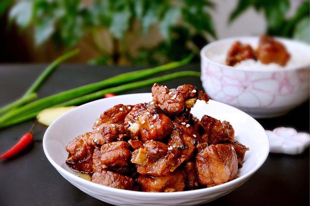 糖醋汁的家常做法简单好吃，不管煮哪种糖醋菜肴