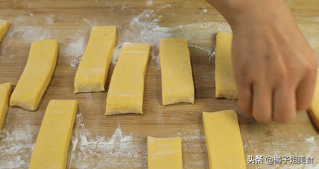 圖片[5]-【油糕】做法步驟圖 1個紅薯1碗面粉 教你秘制一個特色小吃-起舞食譜網(wǎng)