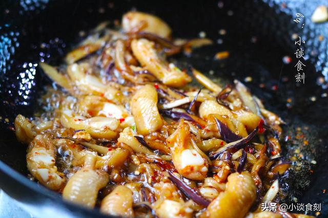 鸡脚筋在什么部位，鸡筋是哪个部位（鸡爪中最好吃的部位）