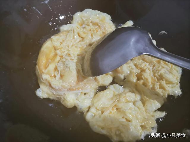 西葫芦炒鸡蛋怎么做好吃，怎样做美味的黄瓜西葫芦炒鸡蛋（西葫芦炒鸡蛋、简单好吃的一道家常菜）