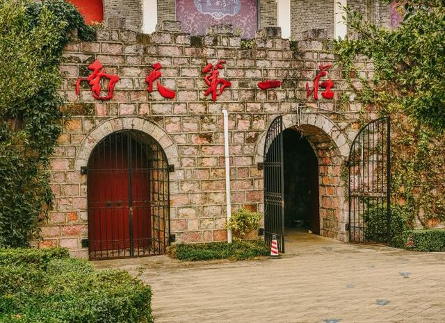 云南弥勒旅游攻略，云南弥勒旅游攻略必（自驾云南——弥勒攻略之湖泉生态园慢病疗养圣地）