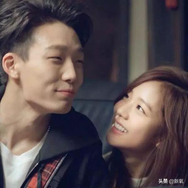 李夏怡 rose音译，卡其色李夏怡rose音译（队友和她合照就像公开处刑）