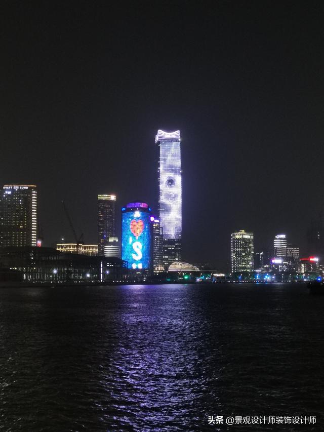 上海外滩夜景图片，外滩夜景美丽迷人让人流连忘返（上海市外滩夜景）
