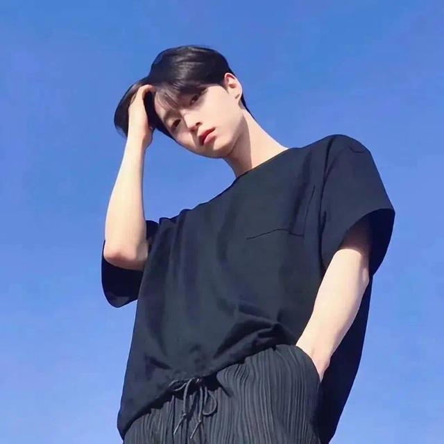 动漫情头 / 我怕爱意太明显,微信头像,动漫情头 / 我怕爱意太明显,又怕你看不见。(分享一些好看的情侣头像) 动漫情头 / 我怕爱意太明显,微信头像,动漫情头 / 我怕爱意太明显,又怕你看不见。(分享一些好看的情侣头像)