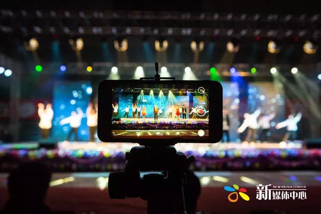 外婆的澎湖湾串词，外婆的澎湖湾串词主持人（2019元旦晚会）