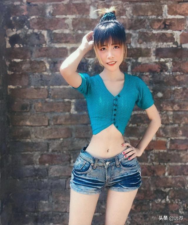 什么是蚂蚁腰，怎样练蚂蚁腰（23岁女孩拥有34厘米“蚂蚁腰”爆红）