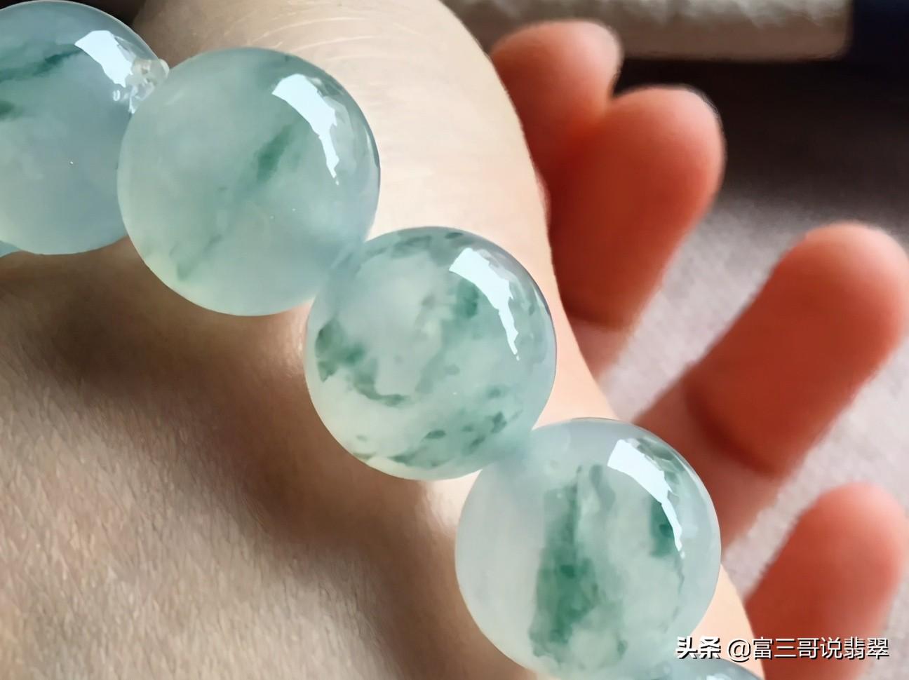翡翠手链有什么寓意，行家详解如何挑选翡翠手串