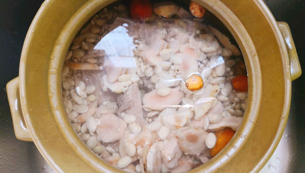 圖片[4]-【土茯苓骨頭湯】做法步驟圖 常喝一身輕 人精神-起舞食譜網