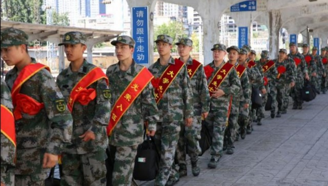 士官长是什么军衔，士官长是什么级别（解放军中的士官是个什么“官”）