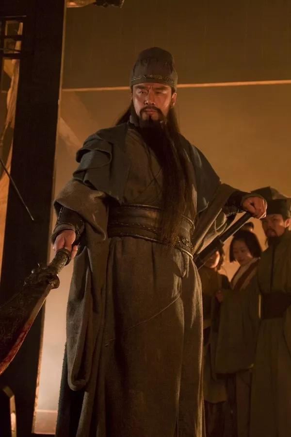 新三国剧情介绍，接着奏乐接着舞是哪部电影（《新三国》之见解）