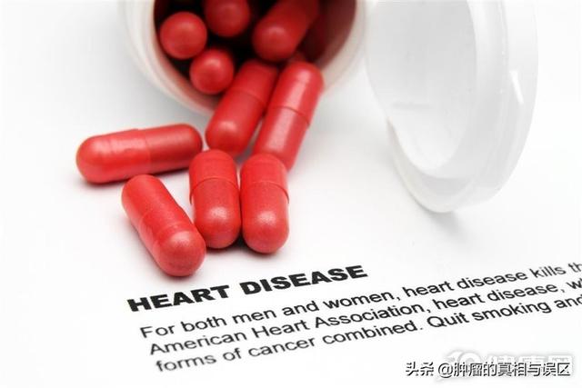 全身发冷是心梗的前兆，这6种症状（男子饭后胸痛冒冷汗）
