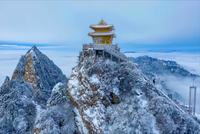 老君山为什么不对外国人开放，张家界和老君山哪个好玩（外国人进不了的景区）