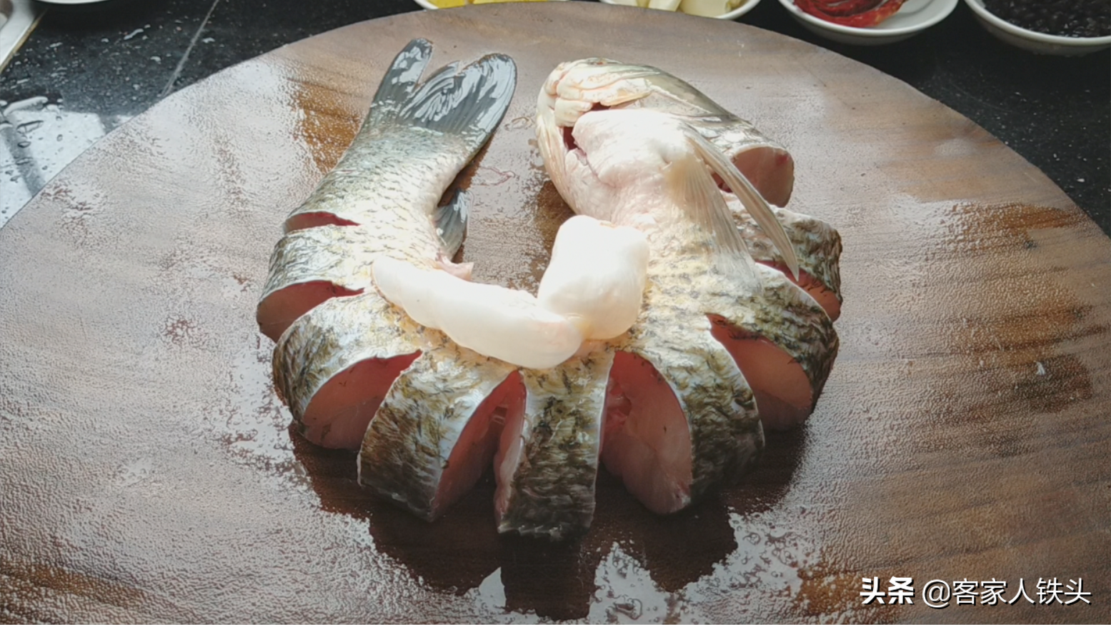 草鱼这样做最美味！简单几步，鲜嫩入味，家常做法轻松上手，吃一次就爱上！