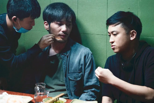 梦见尿血了什么预兆，梦见尿血什么意思（11年前的导演累到尿血）