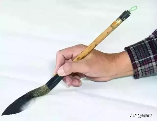 金鱼画法步骤图解,国画写意鲤鱼、金鱼的画法 金鱼画法步骤图解,国画写意鲤鱼、金鱼的画法