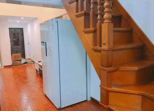 客厅冰箱摆放位置，客厅冰箱摆放位置有风水（聪明人都放在这3个地方）