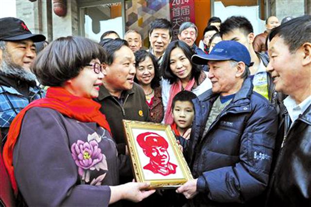 少年雷锋的演员，他57年前在电影《雷锋》中演雷锋一夜成名