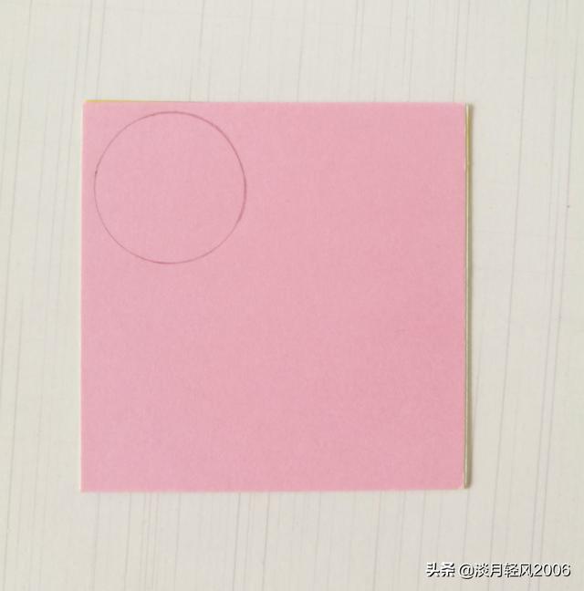 幼儿园最简单手工贺卡，幼儿园手工制作新年贺卡（用卡纸做一枝彩色的花）