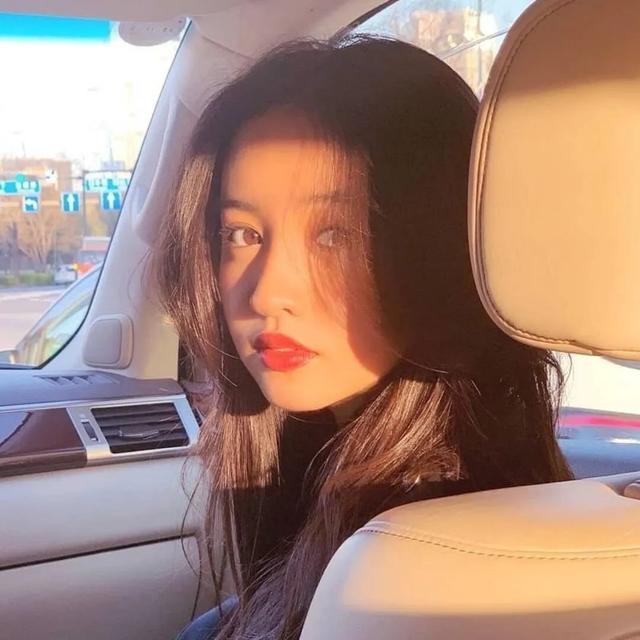 动漫帅哥美女图片，帅哥美女杂图（图王鲨鱼哥第33期33套微信头像加背景图）