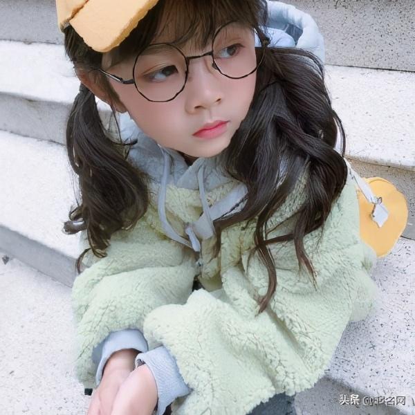 玥怎么读音，快乐无忧的女孩名（玥怎么读音组词）