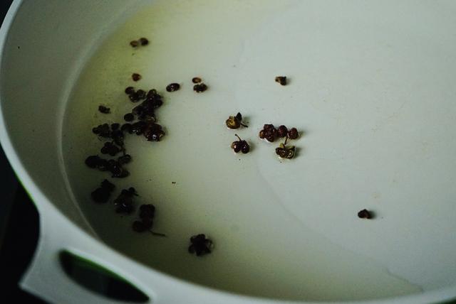 芦笋可以放多久，芦笋放久了能吃吗（西方人餐桌上最不能省的蔬菜芦笋）