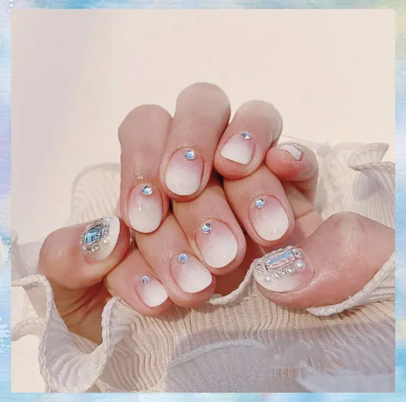 夏天指甲颜色大全图片流行，夏天显白指甲（够仙够清爽最重要是显手白）