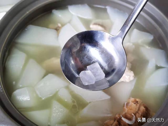 萝卜排骨汤的功效，白萝卜排骨粥的功效（排骨可以熬粥吗）