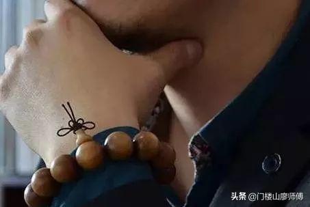 男士带手串十大禁忌，男戴银手链有什么讲究（这才是文玩手串的正确打开广式）