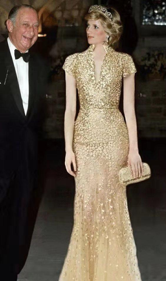 戴安娜王妃简介，英国平民王妃戴安娜（被出轨、斗王室、离婚、车祸）