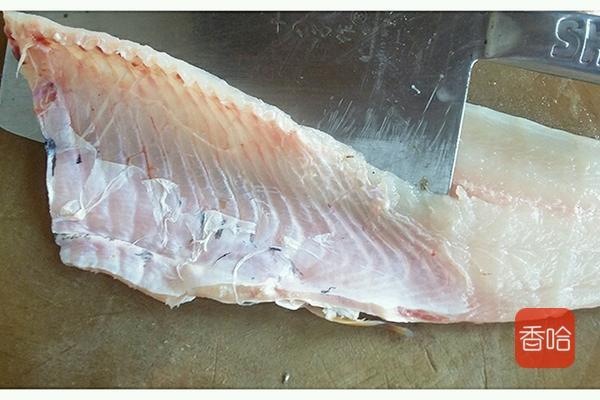 酸菜鱼火锅怎么做，酸菜火锅鱼怎么做好吃（这样做家庭版麻辣酸菜鱼火锅）