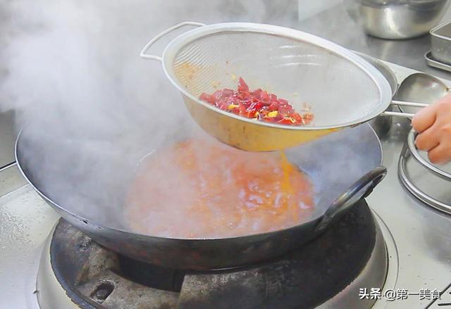 麻辣水煮鱼片最正宗的做法，厨师长教你做水煮麻辣鱼片