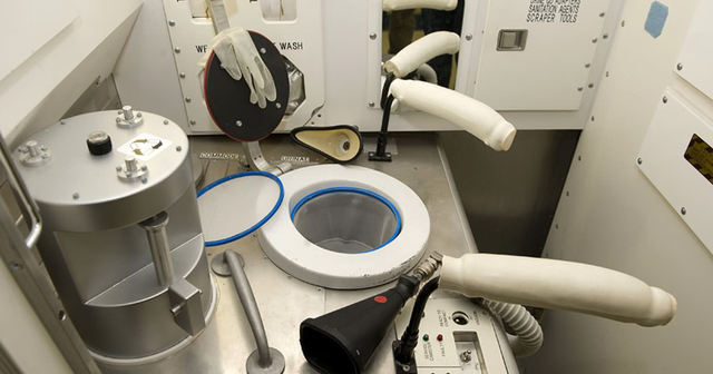 航天员有生理需求怎么办，航天员为什么要两男一女（神舟十三号女航天员王亚平在太空待6个月）