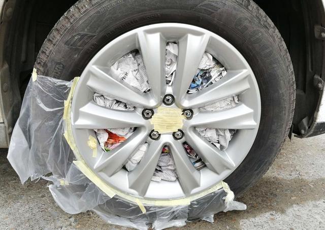 轮毂严重刮伤图，怎么判断轮毂刮伤严重（记住这几个小步骤）