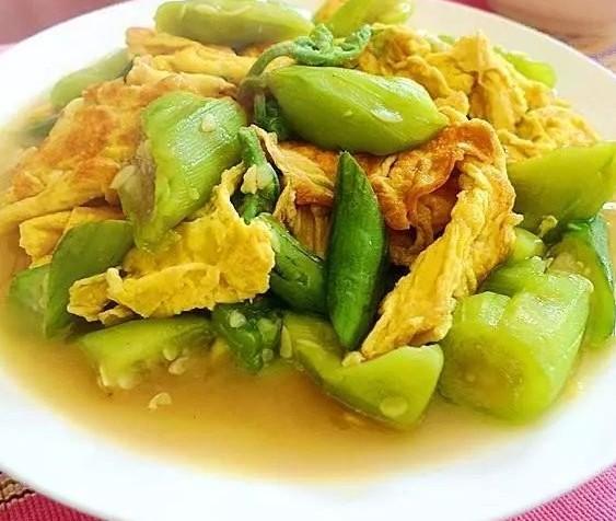 丝瓜怎么切，丝瓜怎么切条状（切片还是切块）