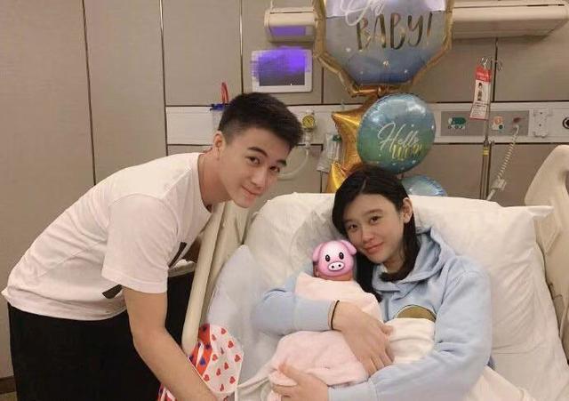 何猷君第二个字猷字怎么读，何猷君中间那个字念什么（赌王赐予长孙“燊”字）