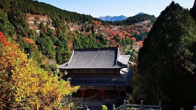 厦门青龙山溶洞，厦门秋天的白云洞