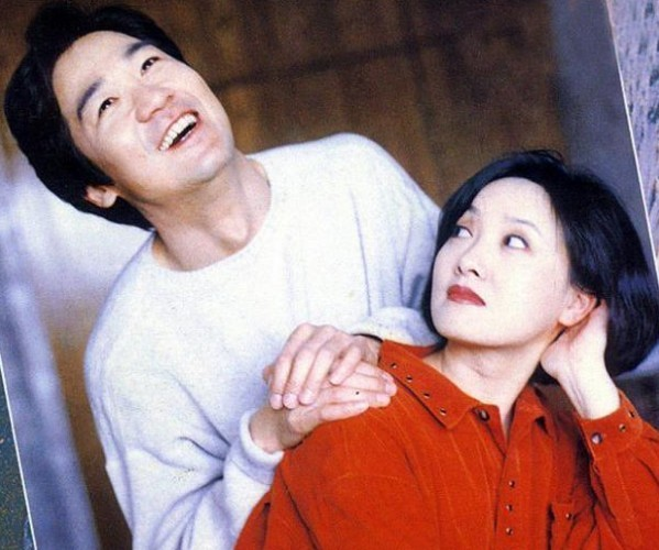 邓婕为什么不生孩子，邓婕嫁给张国立30年（三角家庭后悔事：邓婕没生孩子）