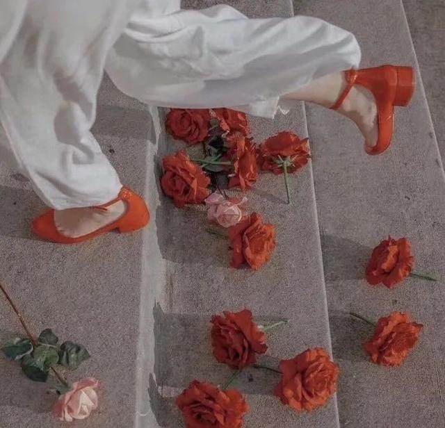 朋友圈壁纸+头像微信，朋友圈壁纸+头像（朋友圈背景图+头像套图）