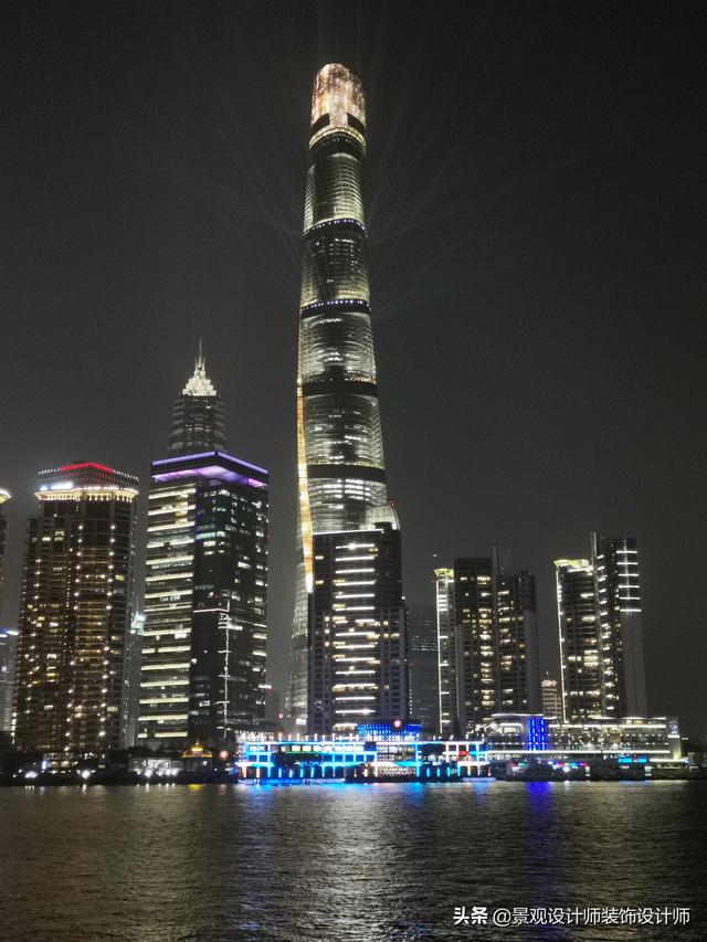 上海外滩夜景图片，外滩夜景美丽迷人让人流连忘返（上海市外滩夜景）