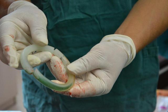 戴玉手镯对女性有什么好处和坏处，戴玉镯对女人有什么好处（因手上“玉镯”多受苦）