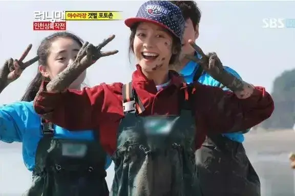 李采潭个人信息，请问这是什么电影（2021年韩国10大“最美女演员”）